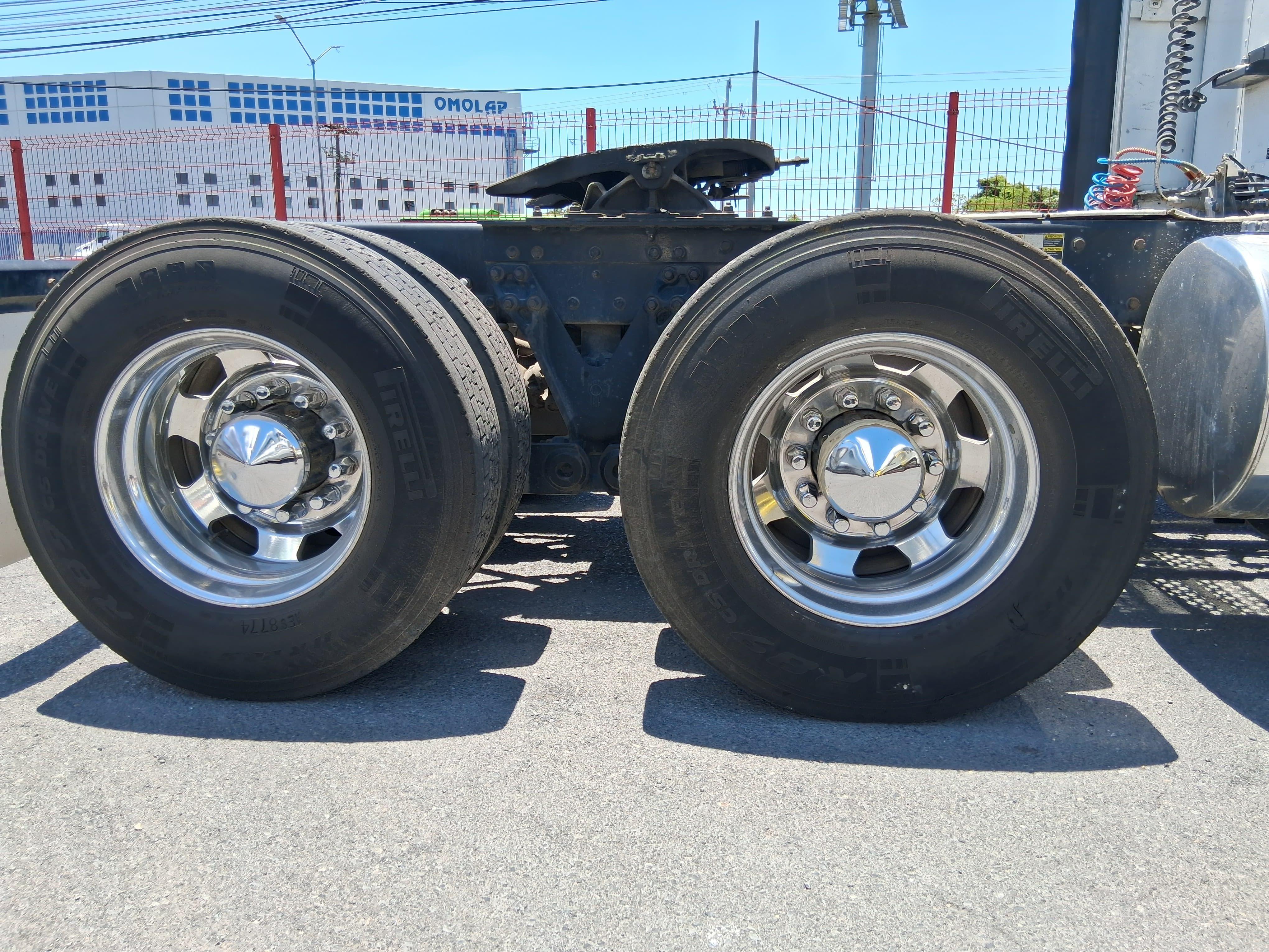 Kenworth T680 MX13 Paccar